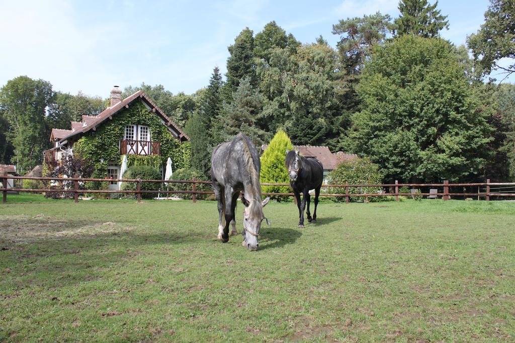 Domaine Du Vertbois La Haye-du-Theil Exteriör bild
