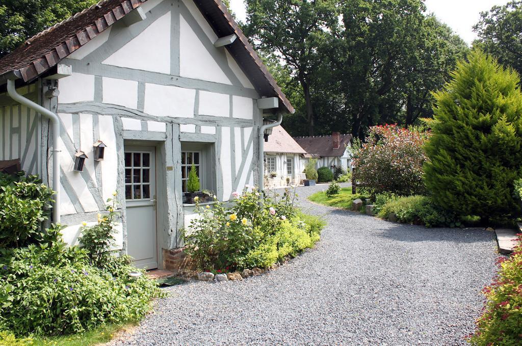Domaine Du Vertbois La Haye-du-Theil Exteriör bild