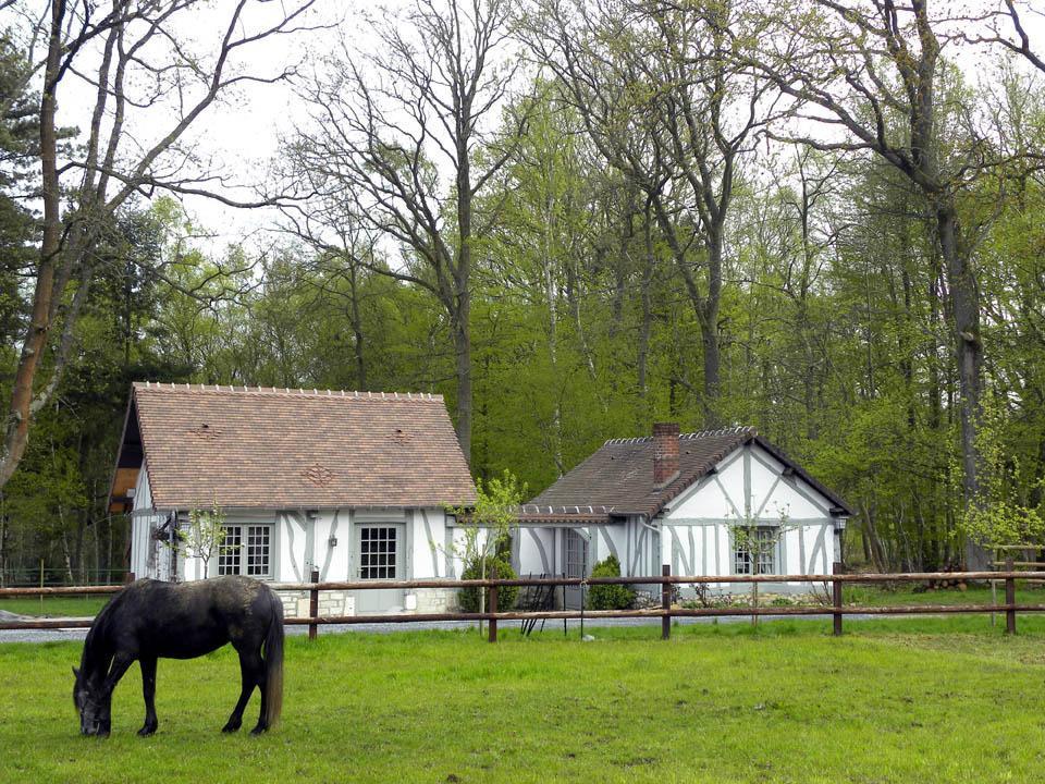 Domaine Du Vertbois La Haye-du-Theil Exteriör bild